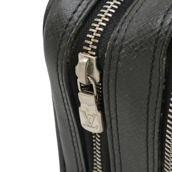 LOUIS VUITTON Black Leather Bag - Picture 5 of 10